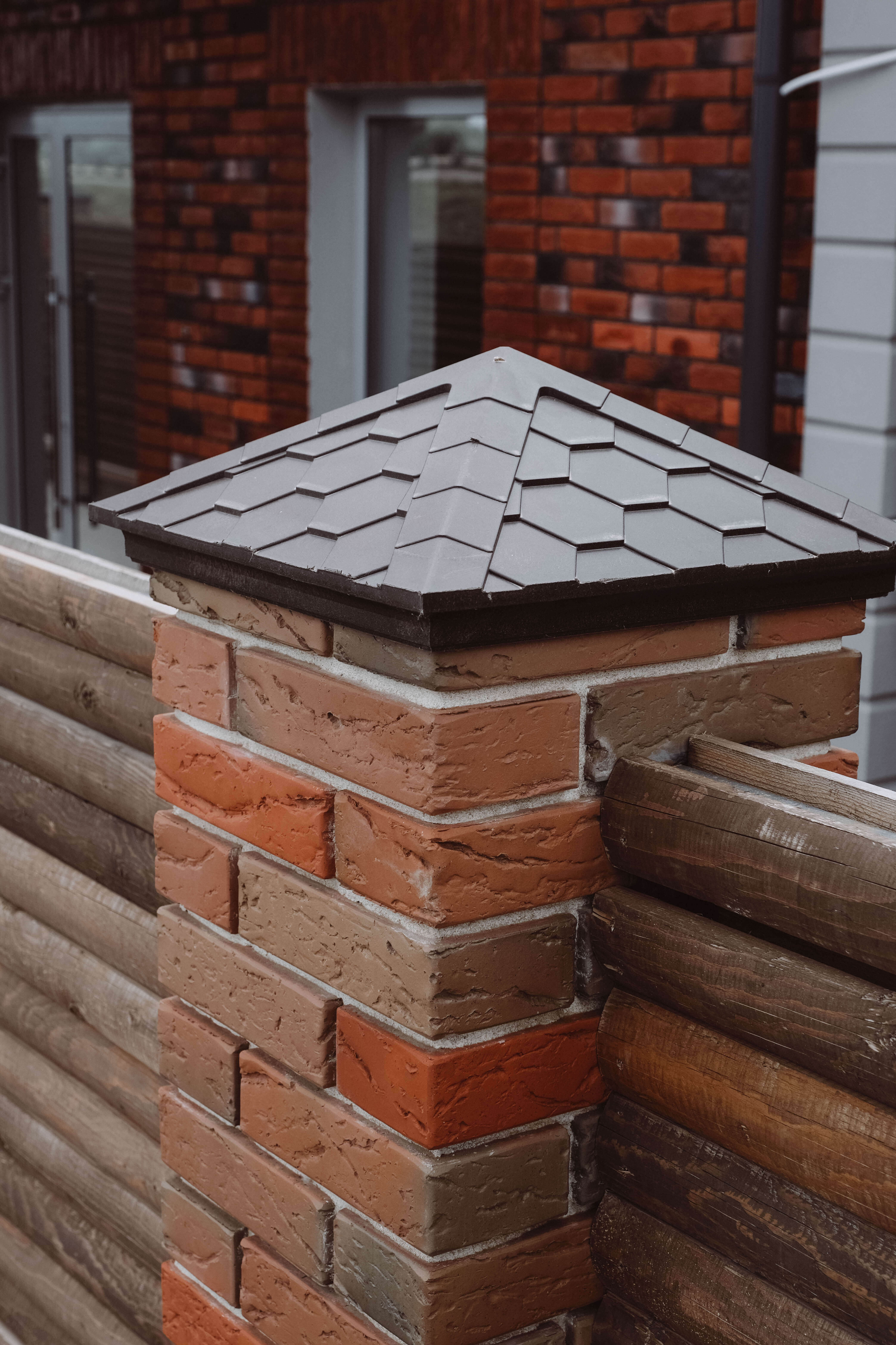 Колпак Zking Эверест Коричневый на столб 1.5х1.5 кирпича (390х390мм) в Владивостоке фото