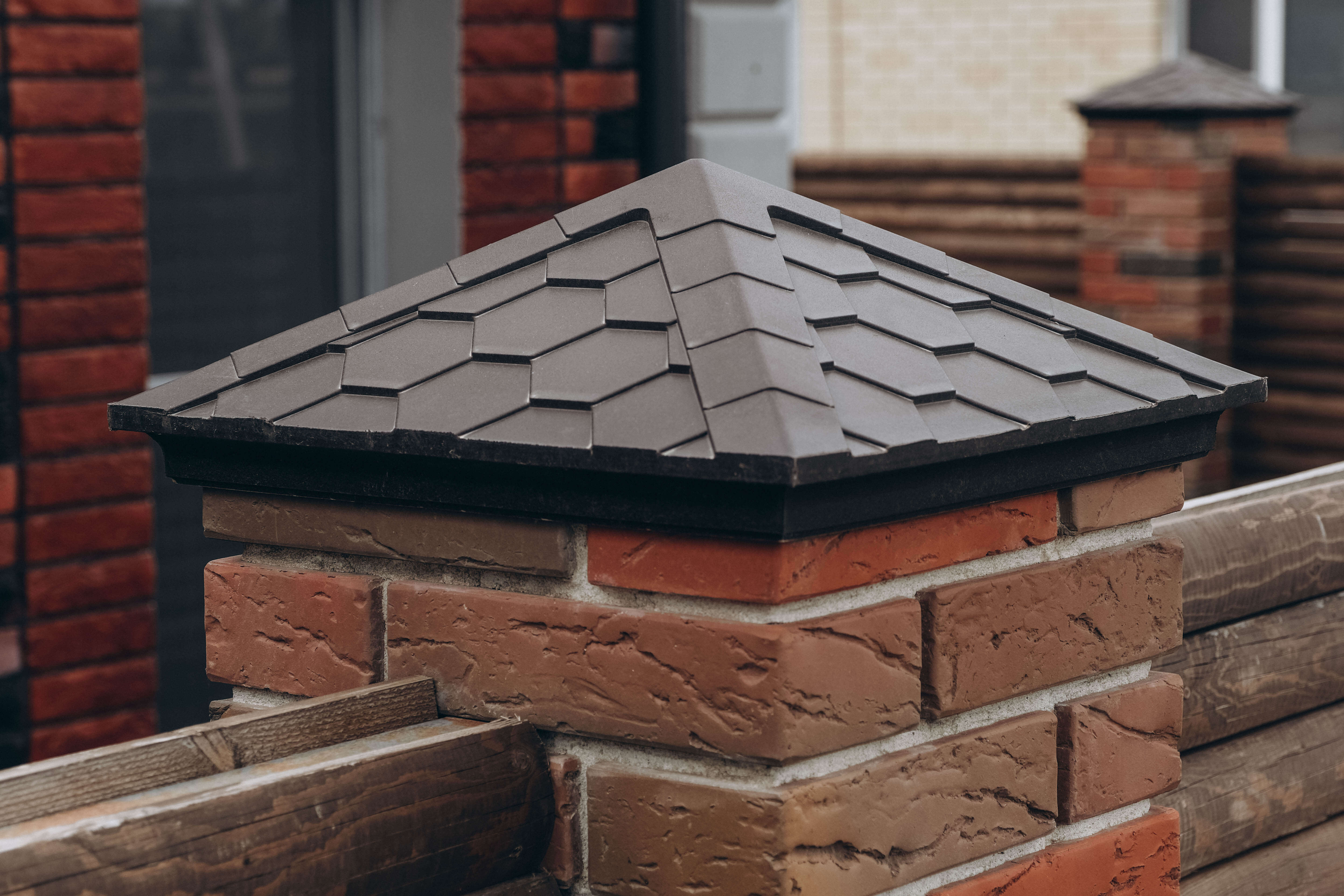 Колпак Zking Эверест Коричневый на столб 1.5х1.5 кирпича (390х390мм) в Владивостоке фото